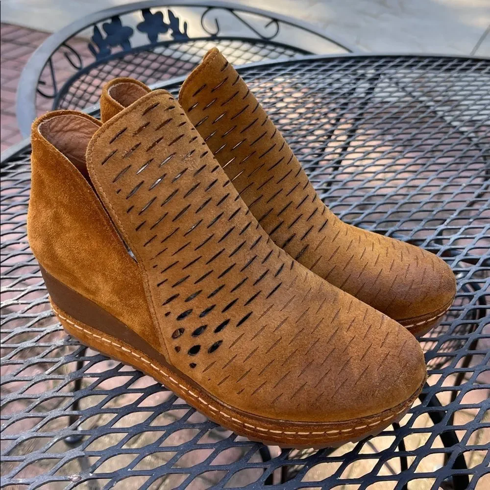 ANTELOPE TIFFANY Women's Tan Wedge Ankle Boots Euro 38 US 7-7.5